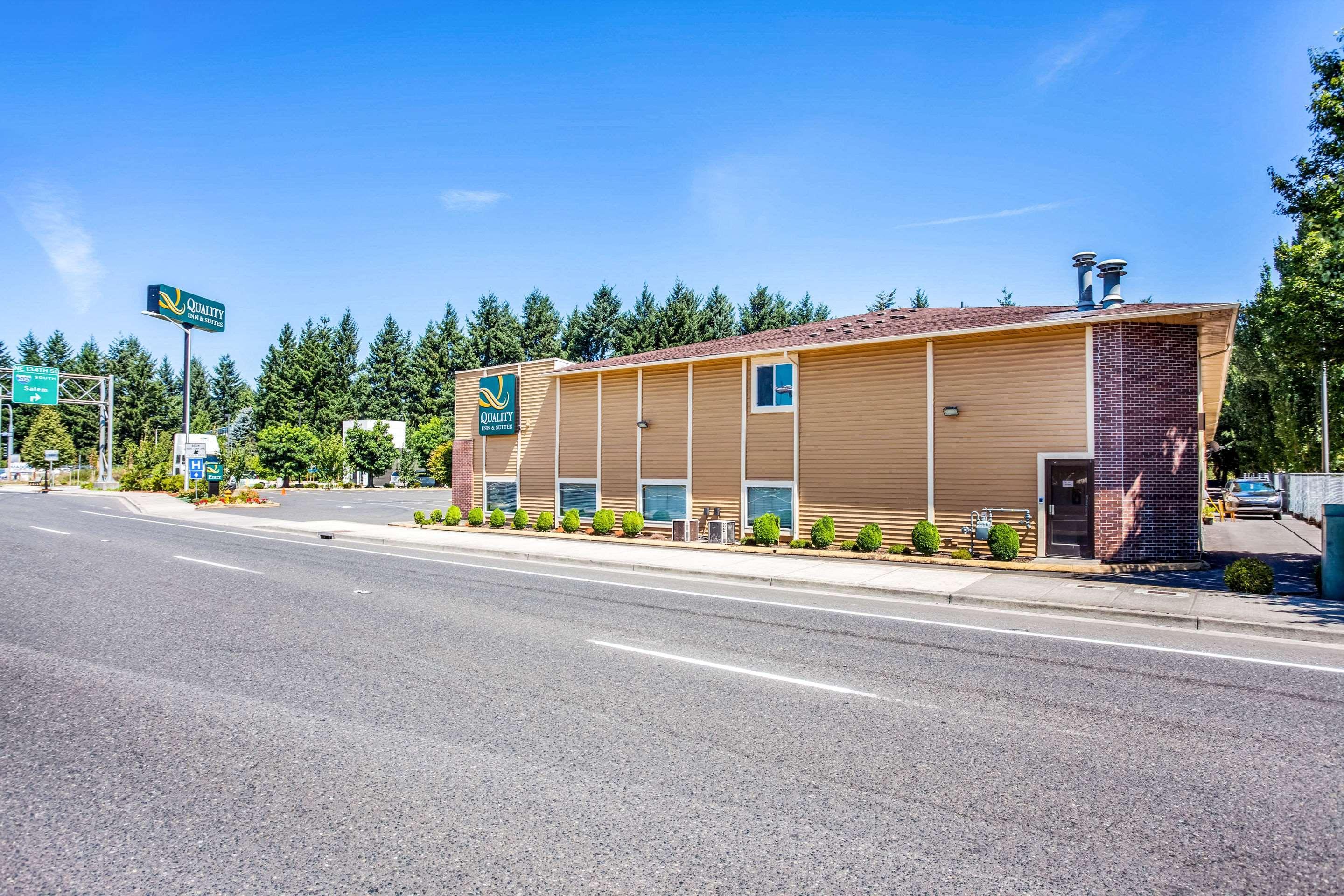 Quality Inn & Suites Vancouver North Exterior foto